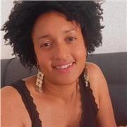 Docente di spagnolo impartisce lezione per bambini